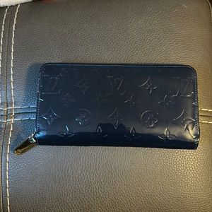 *Authentic* Louis Vuitton monogram vernis wallet